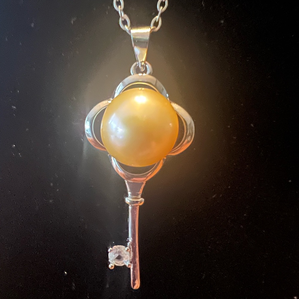 Gorgeous AAA+10-11 MM Natural Golden South Sea Stud Pearl Key Pendant & Chain18”